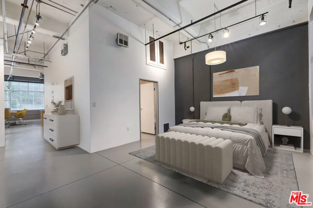 1130 S Flower Street 208, Los Angeles, California 90015 home-pic-9